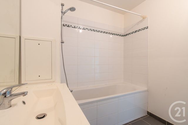Afficher la photo en grand Appartement F3 à vendre - 3 pièces - 65.22 m2 - CHAMPIGNY SUR MARNE - 94 - ILE-DE-FRANCE - Century 21 Afc