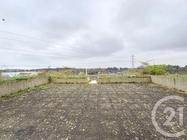 Afficher la photo en grand divers à louer - 90.0 m2 - COURCOURONNES - 91 - ILE-DE-FRANCE - Century 21 Afc