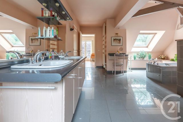 Afficher la photo en grand maison à vendre - 9 pièces - 252.0 m2 - CHAMPIGNY SUR MARNE - 94 - ILE-DE-FRANCE - Century 21 Afc