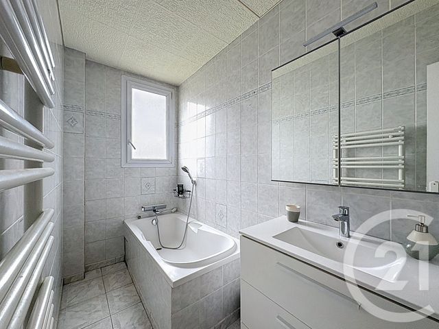 Appartement F3 à louer - 3 pièces - 54.72 m2 - CHAMPIGNY SUR MARNE - 94 - ILE-DE-FRANCE - Century 21 Afc